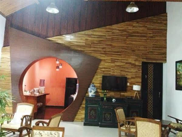 Puri Minggiran Guesthouse Yogya Jogyakarta Zewnętrze zdjęcie